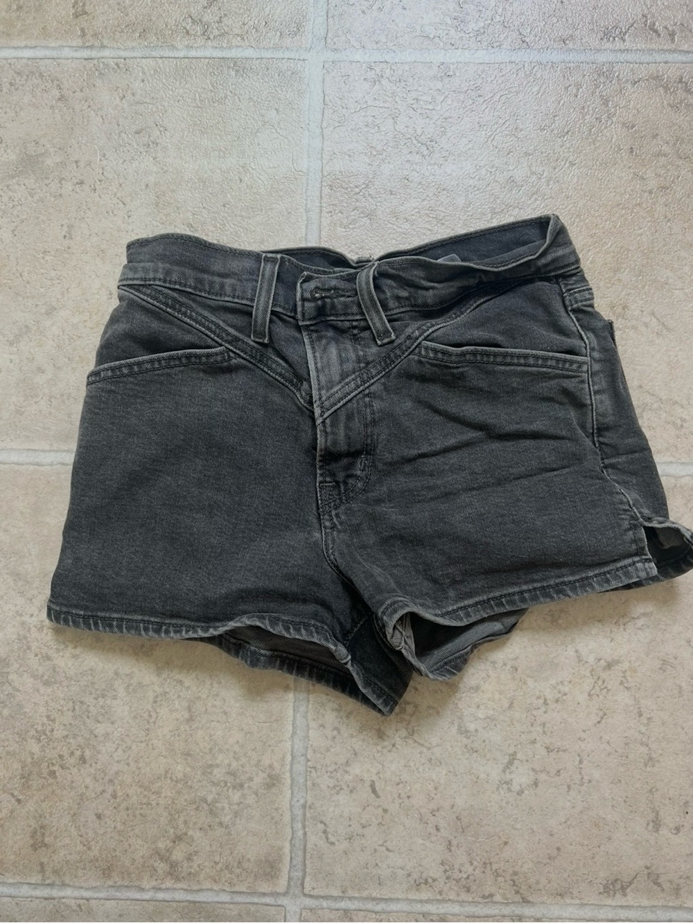 Women's Black Levi’s Denim High-Rise Shorts